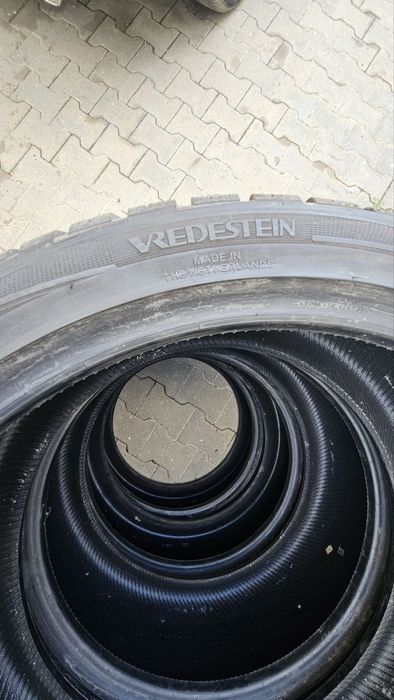 245/45/20 и 275/35/20 VREDESTEIN спорт пакет