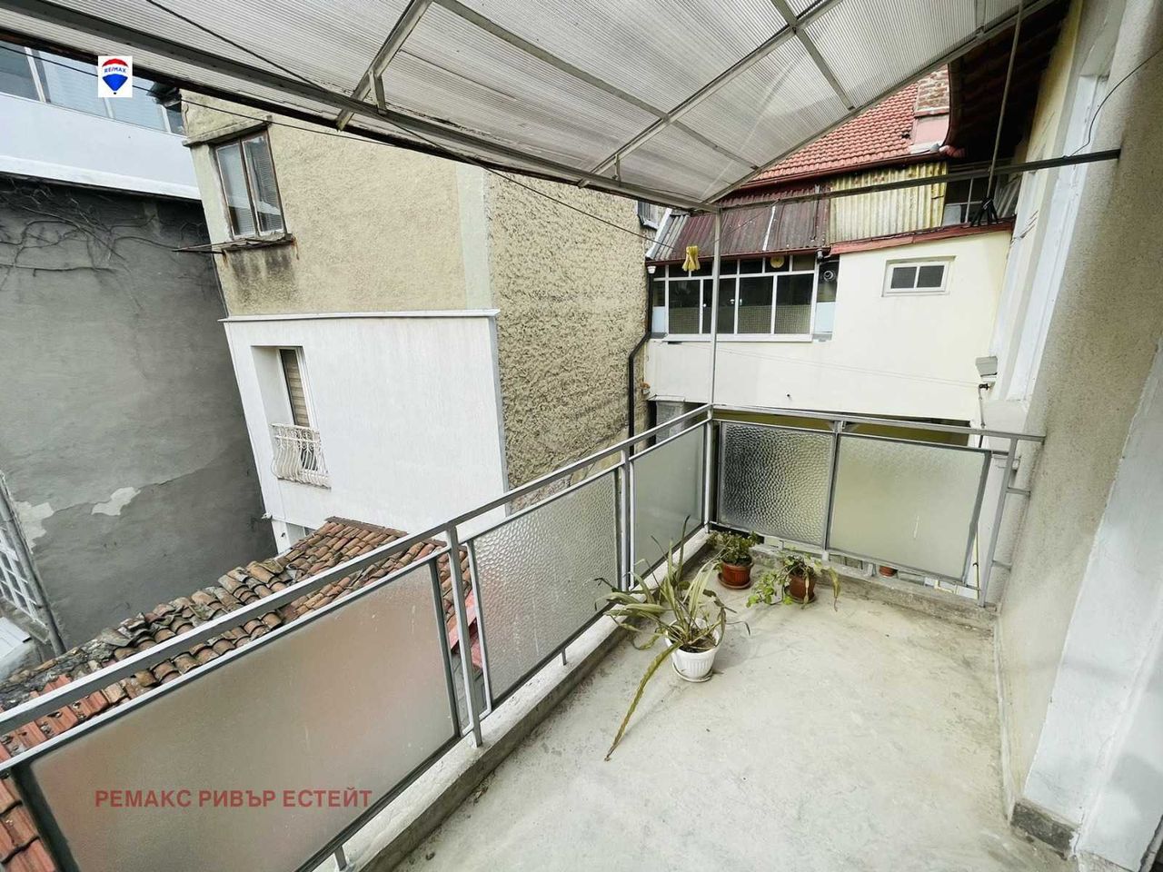 Дава се под наем Къща в Русе, Център - 200 кв.м за 433.5 € - Снимка #9