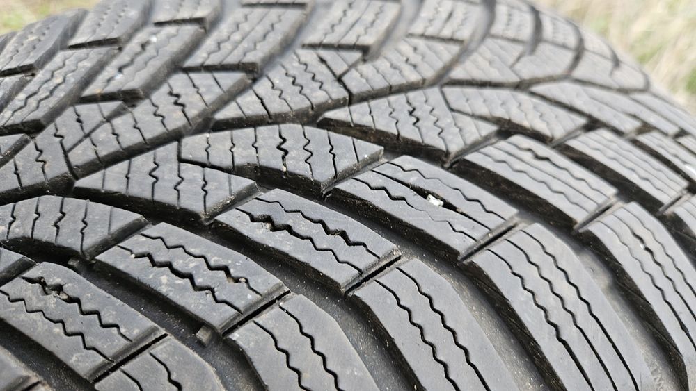 2бр като нови гуми 205 55 16 дот24 континентал continental