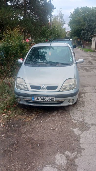 Продавам Renault Scenic