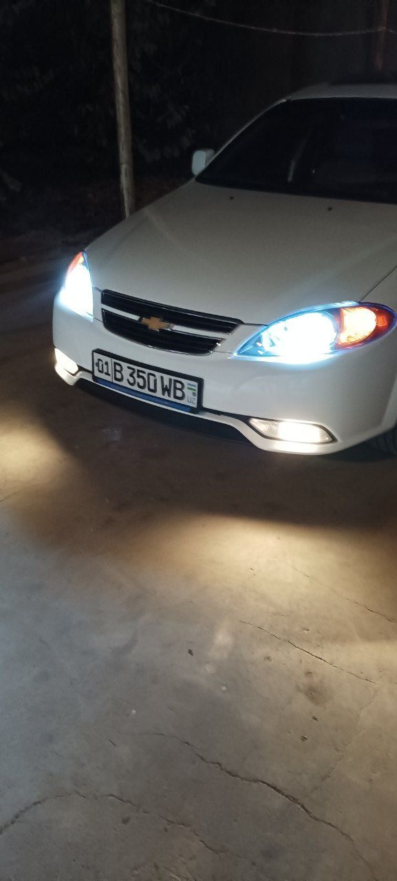 Chevrolet Lacetti srochna sotiladi