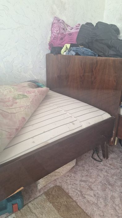 Отдам две кровати длинна 1.9 ширина 90 см