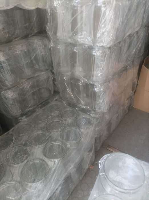 Продавам около 1000 броя буркани  720мл с винт, измити БЕЗ ЕТИКЕТИ