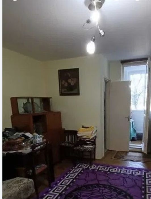 Vând garsonieră confort 1,.etaj 2, vedere Weekend,  Aleea Carpati