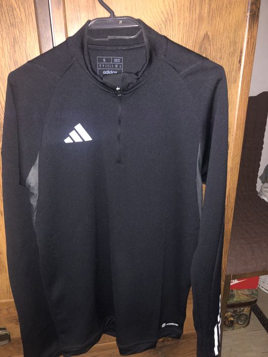 Adidas оригинална нова блуза