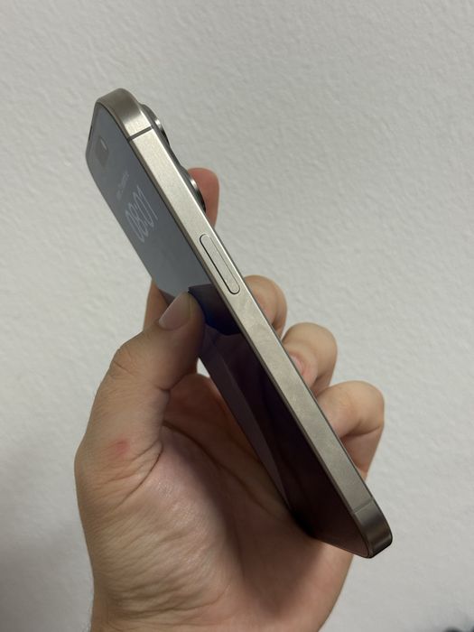 iPhone 15 Pro Natural Titanium 256GB