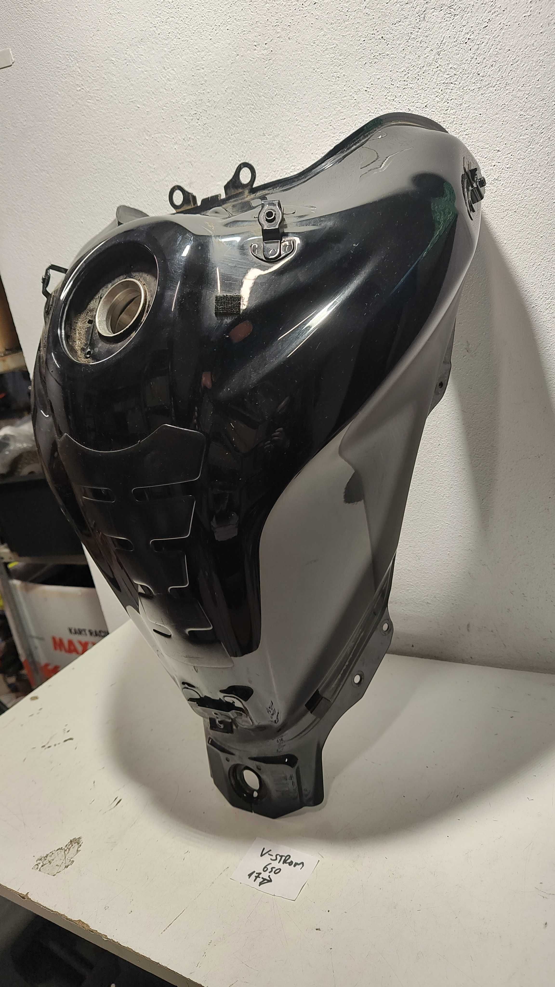 Suzuki Vstrom 650 2017 rezervor toba