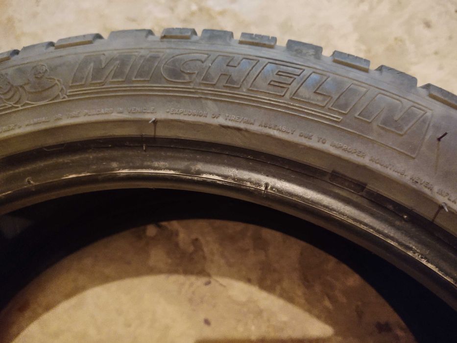 Продавам четири зимни гуми Michelin Alpin 225/45/R18