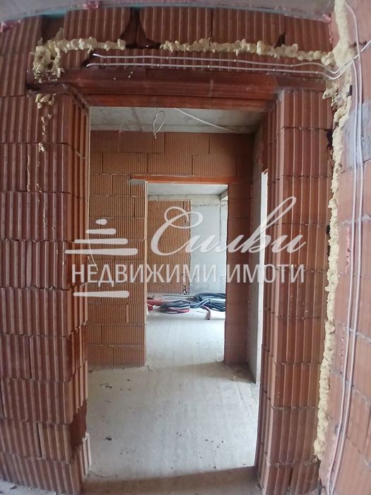 Тристаен апартамент в НОВОСТРОЯЩА се жилищна сграда - кв. Център!