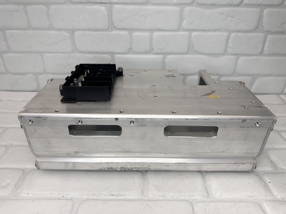 Кутия за батерия AUDI A6 A7 A8 Q7 Q8 4N0915441E