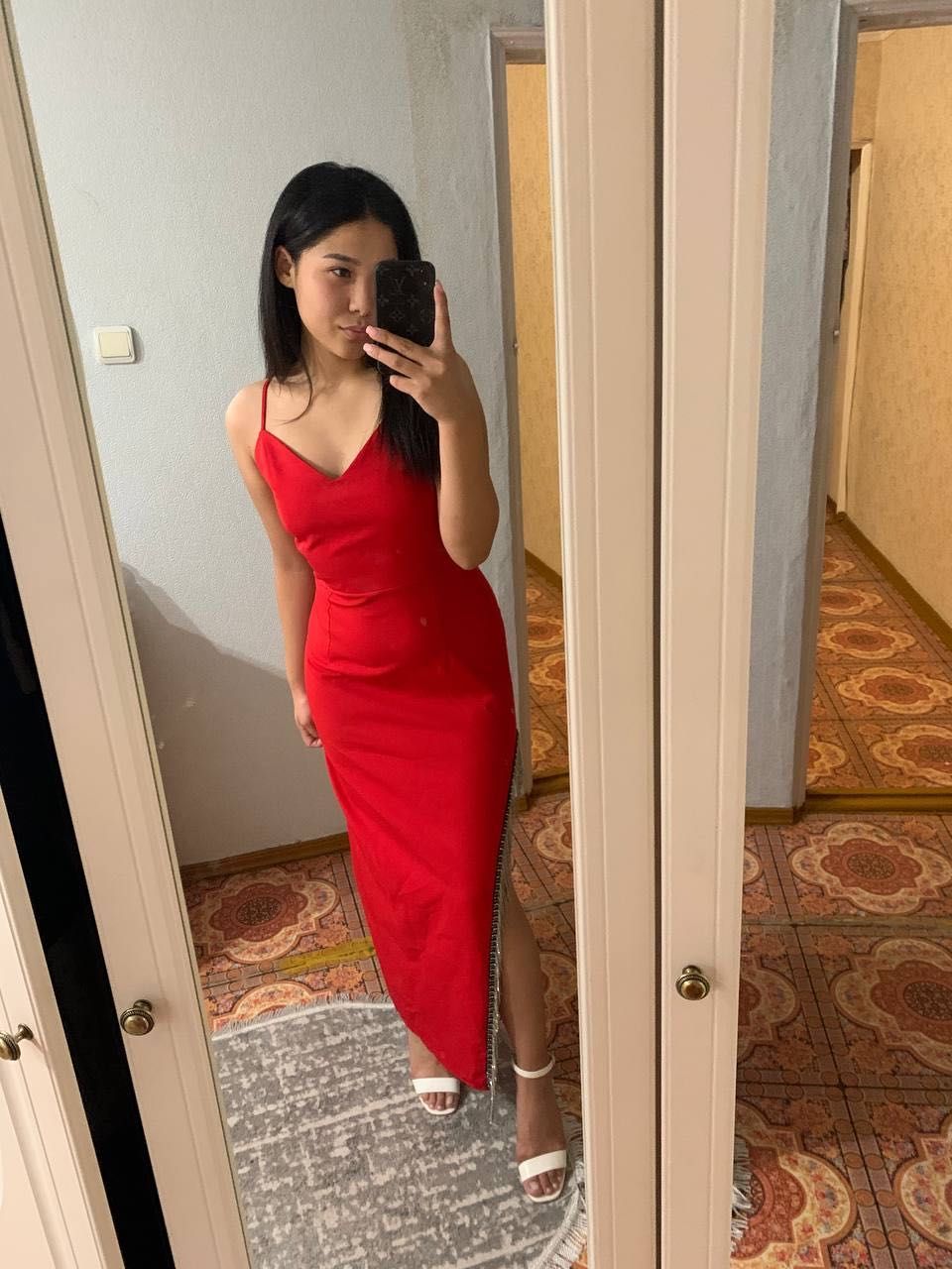 Вечерное платье красный