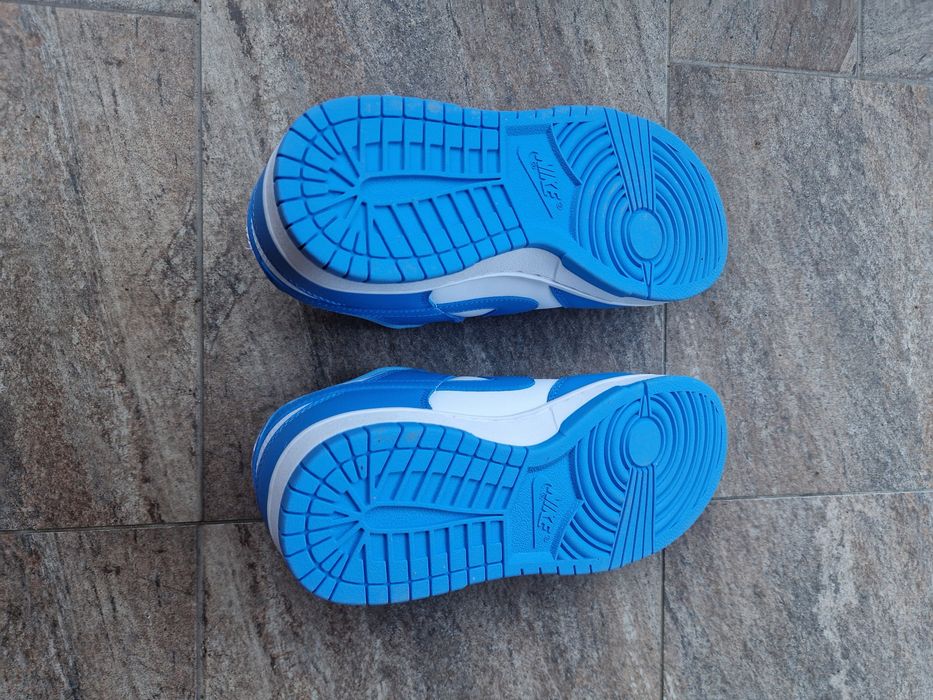 Nike dunk low university blue