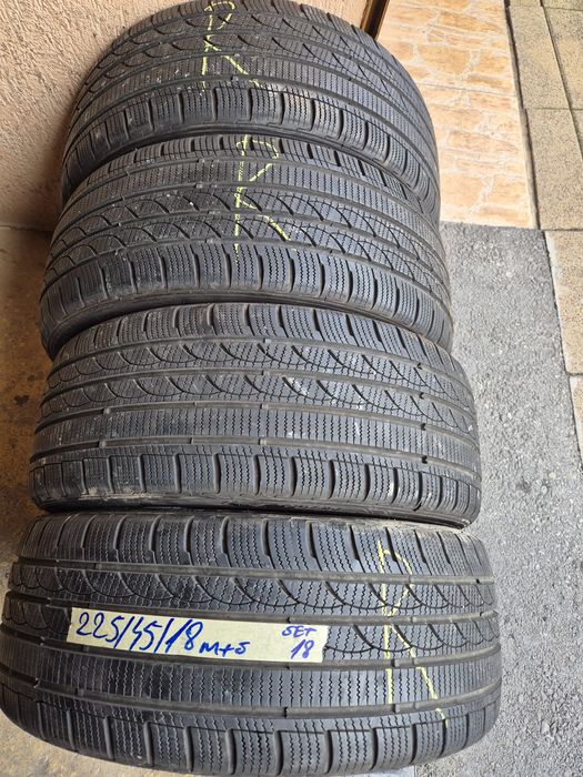 Vând cauciucuri 225/45/18 M+S set complet imp Germania