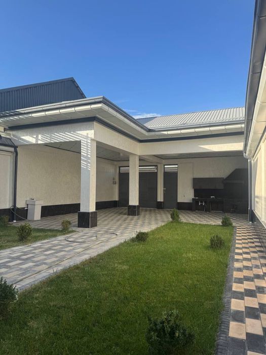 Продается дом  4 сотки в 3 уровня с ремонтом отличная локация