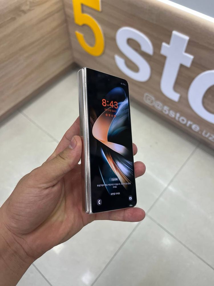 Samsung Z Fold 4