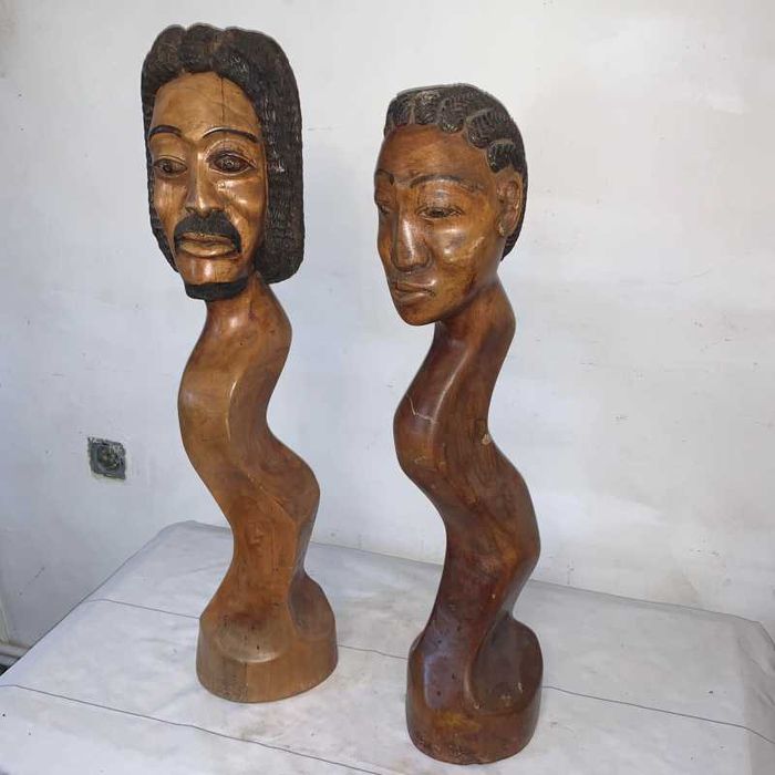 Statui din lemn africane