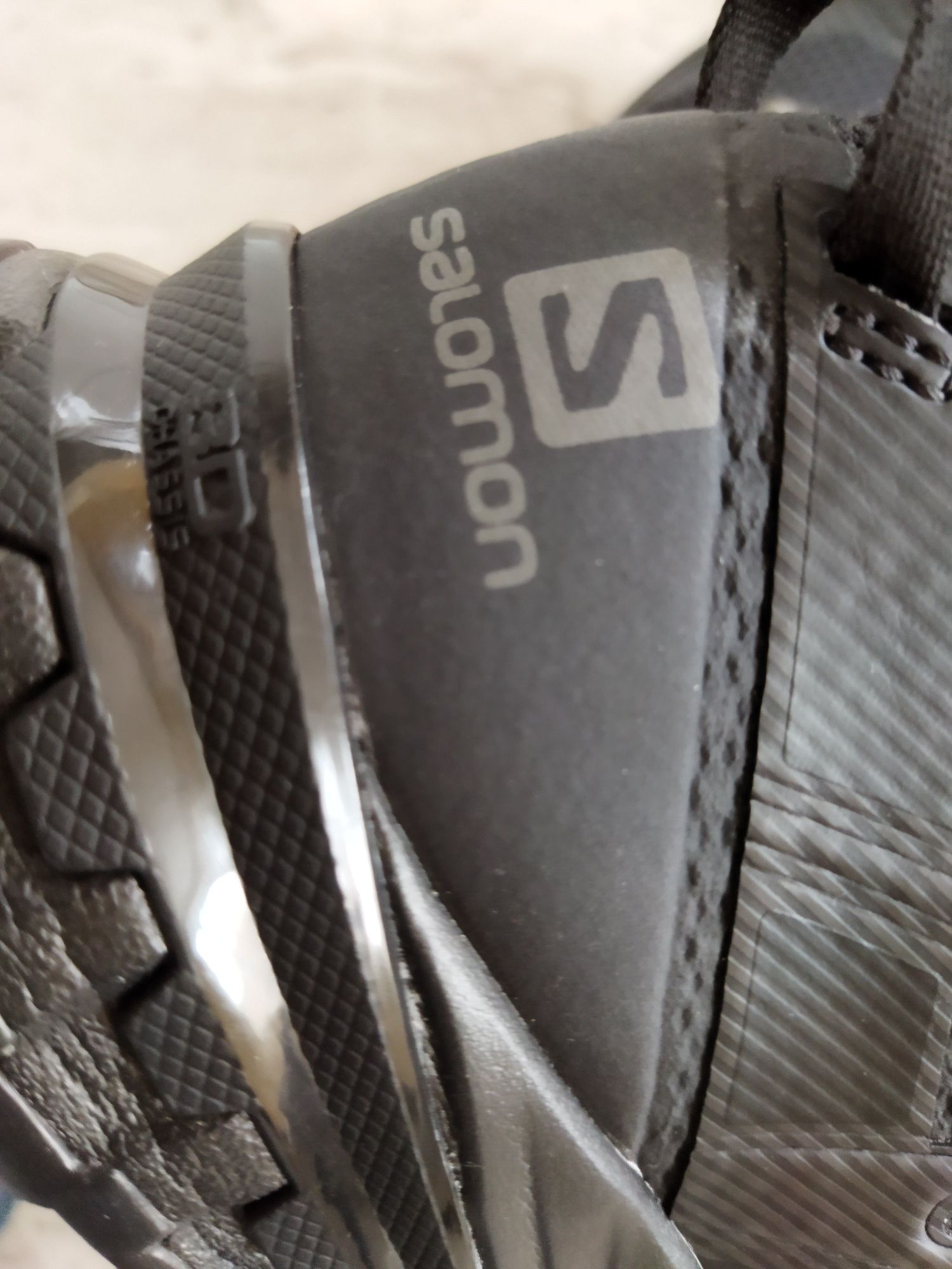 Salomon XA PRO 3D V8