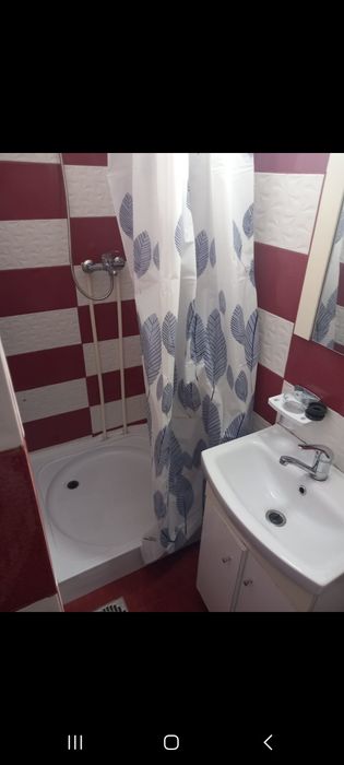 Vând garsonieră zona Laminorului