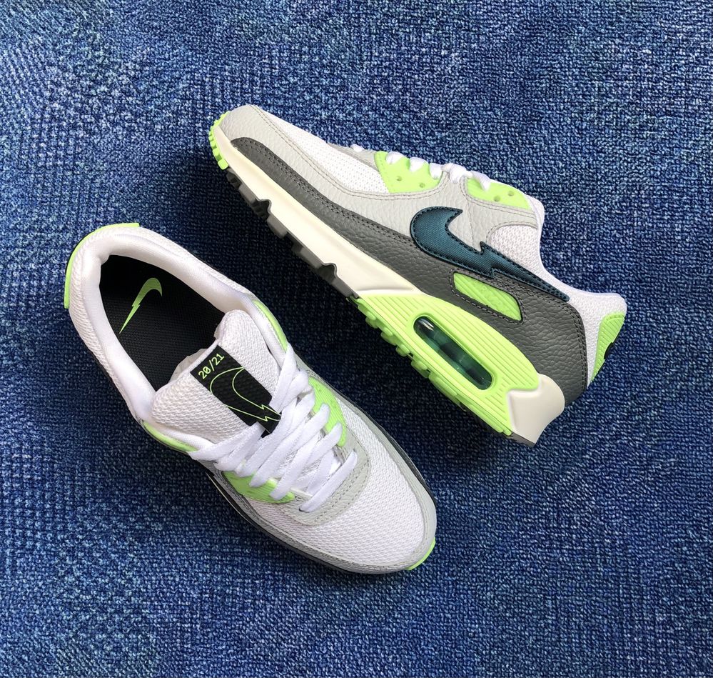 НОВИ Nike Air Max 90 ОРИГИНАЛНИ дамски маратонки 38,5 и 39