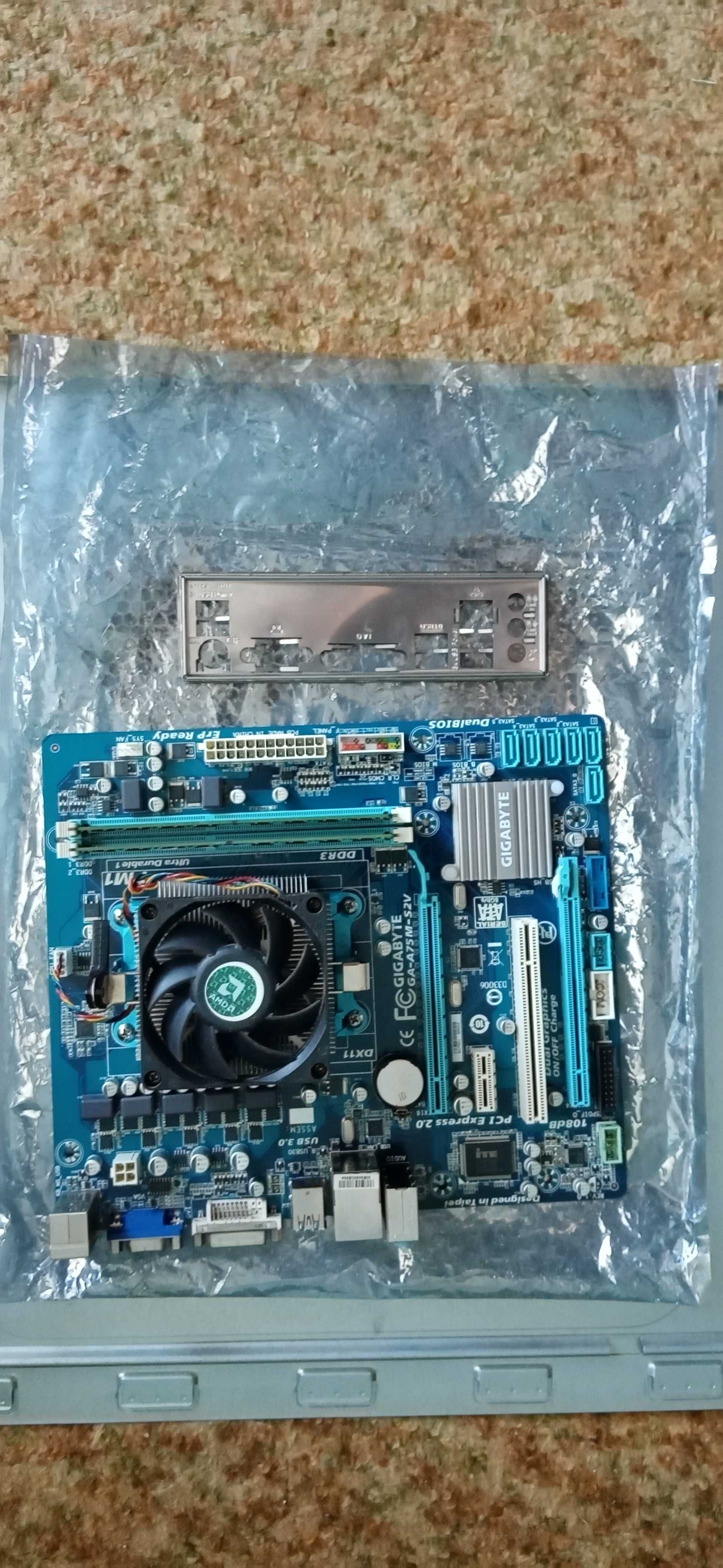 Продавам дъно gigabyte ga -a75m-s2v
