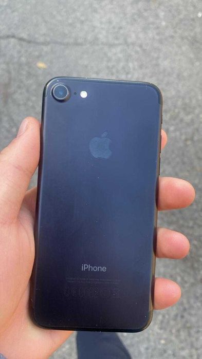 Apple 7  128 гб , эмкост 100