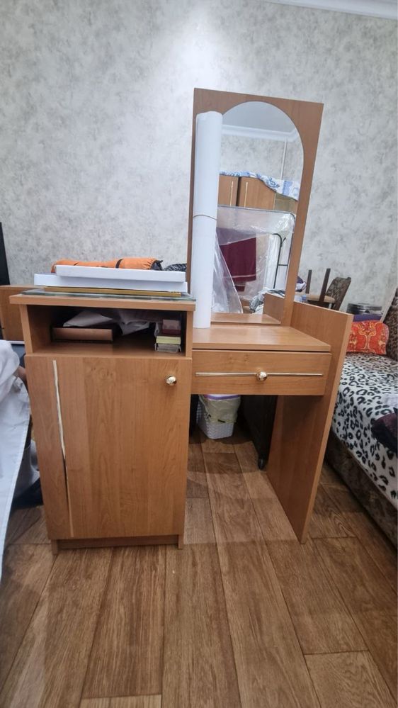 Шкаф Комод Трюмо Комод 2 тумбочки   Цена за всё: 1,5млн сум