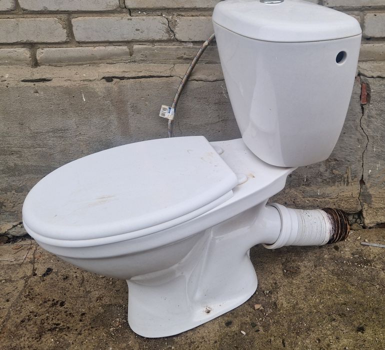 Продам унитаз///