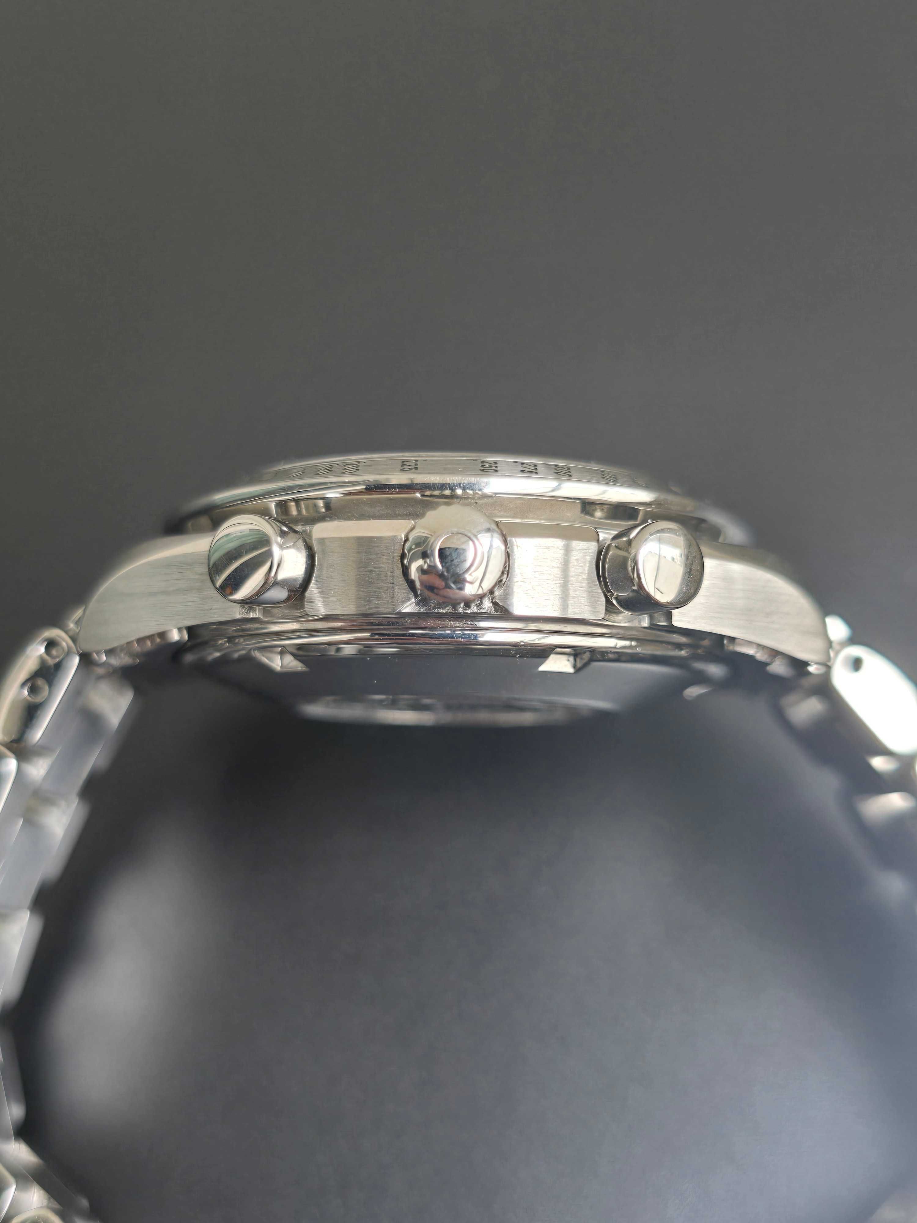 Omega Speedmaster Date 3211.30