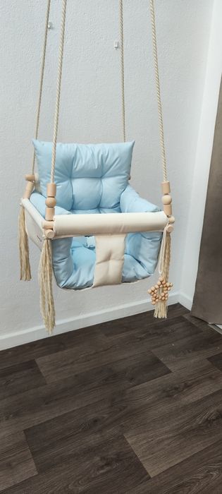 Бебешка люлка с меки възглавнички