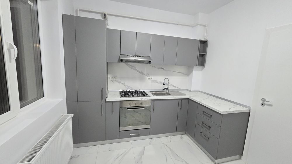 Închiriez apartament 3 camere