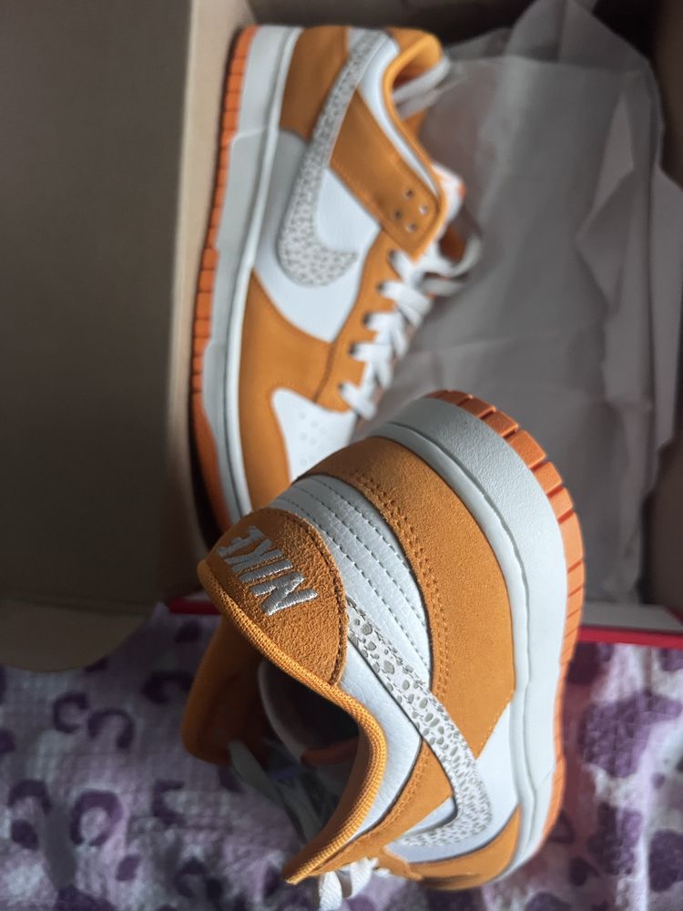 Adidasi Nike Orange