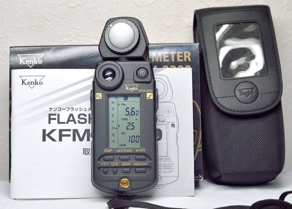 Флешметр с интегрированным спотметром Kenko KFM-2200ex