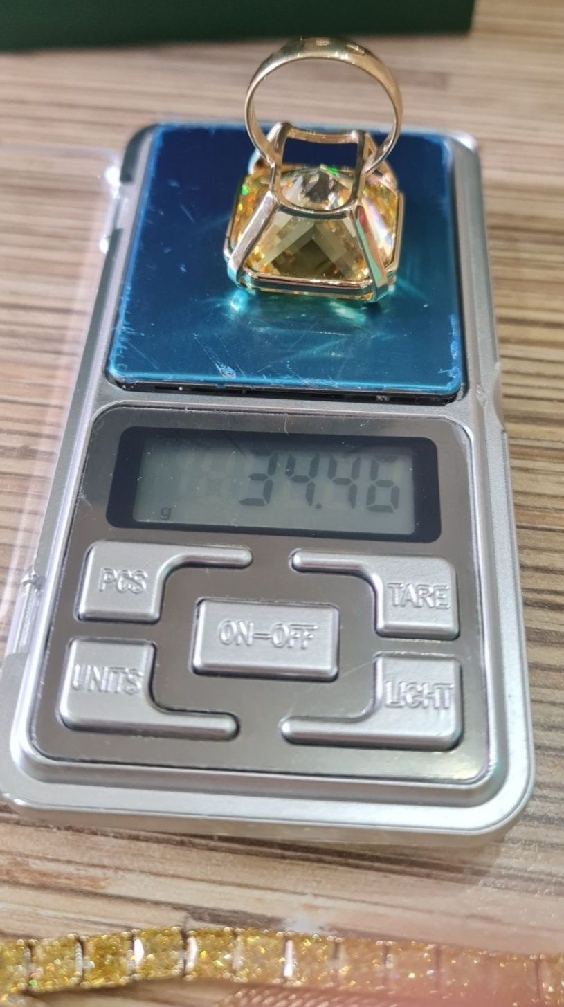 Массивный золотой перстень,кольцо.желтое золото  585