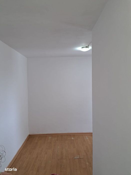 Proprietar, vand camera de camin cu baie si bucatarie interior
