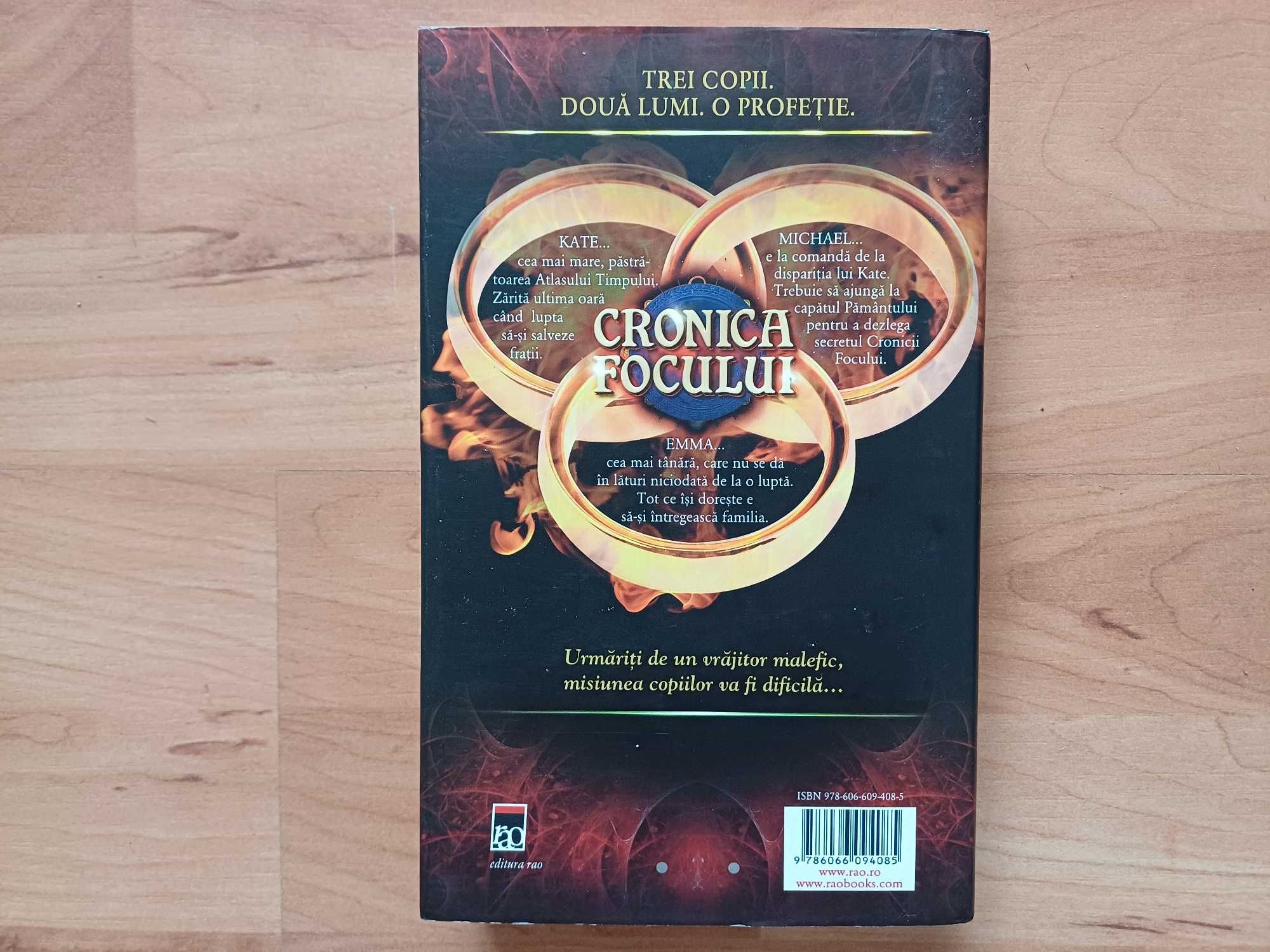 Seturi: John Green, Sara Shepard - Micuțele mincinoase și alte cărți