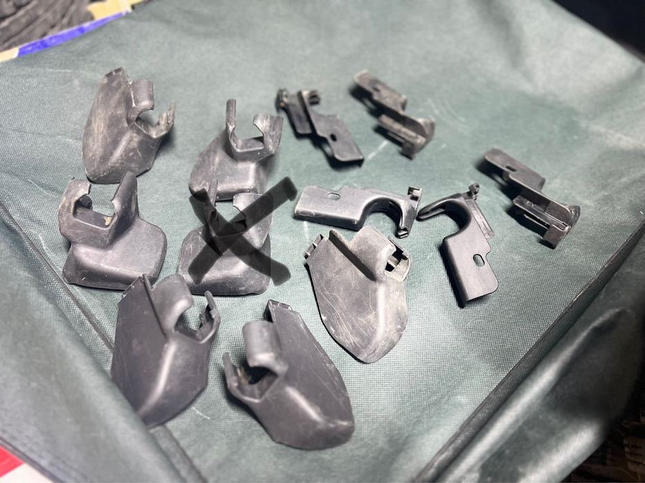 Заглушки крепления сиденьи Toyota Corolla E150