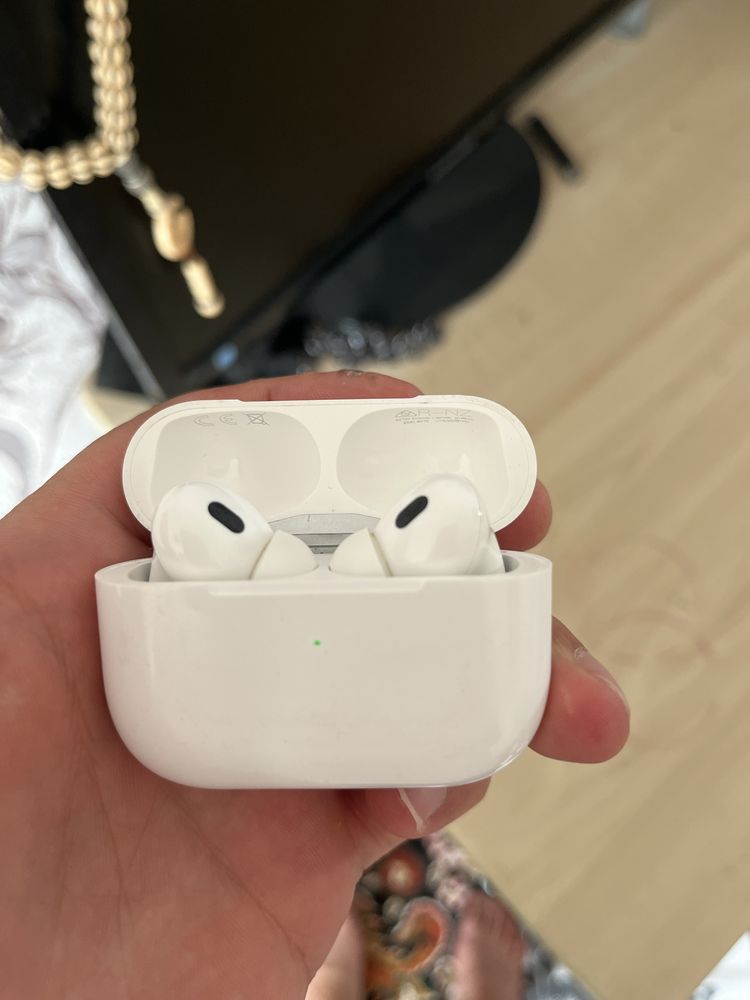 AirPods Pro почти новый