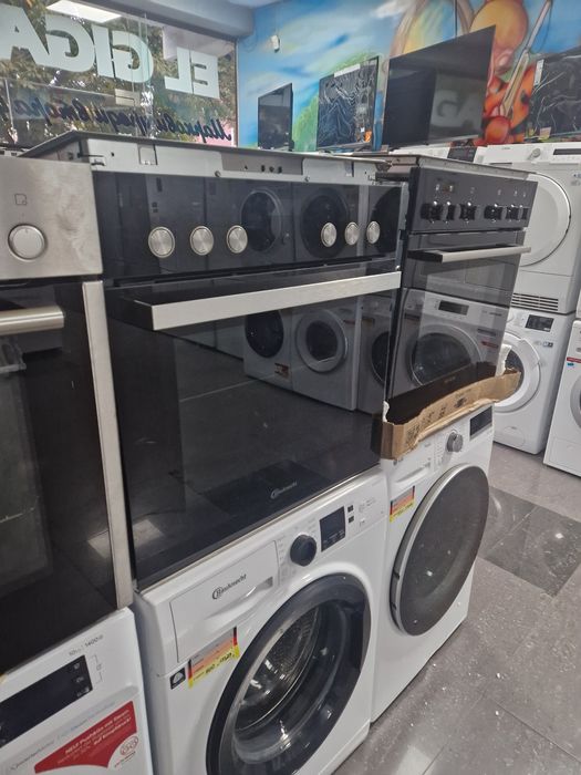 Фурна с котлони Bauknecht A+ Пиролиза