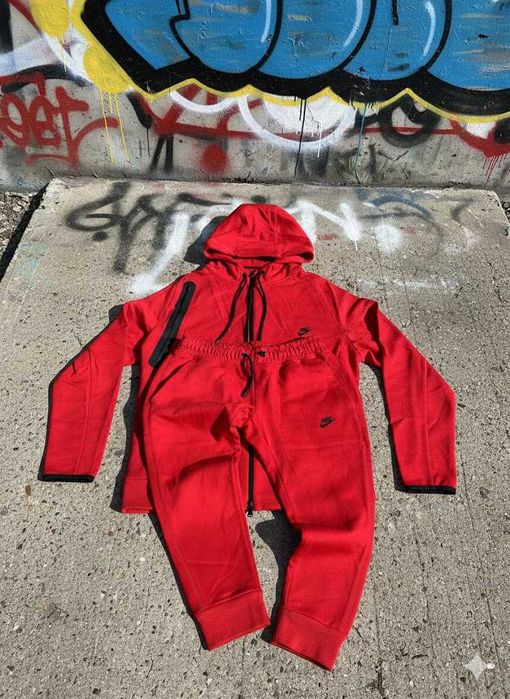 Trening Nike TECH Fleece Rosu 2024 Set Complet Bumbac 100%