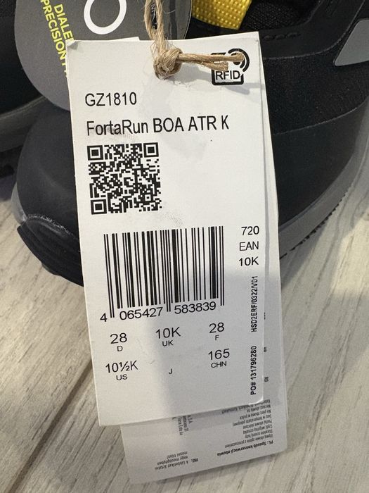 Нови с етикет ботушки Adidas