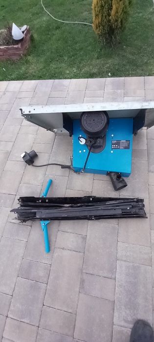 Circular staționar cu masă