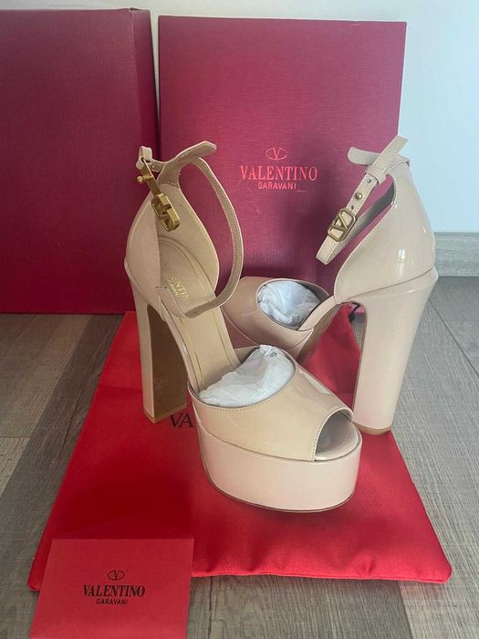 Sandale cu toc si platforma Valentino Garavani 36,5