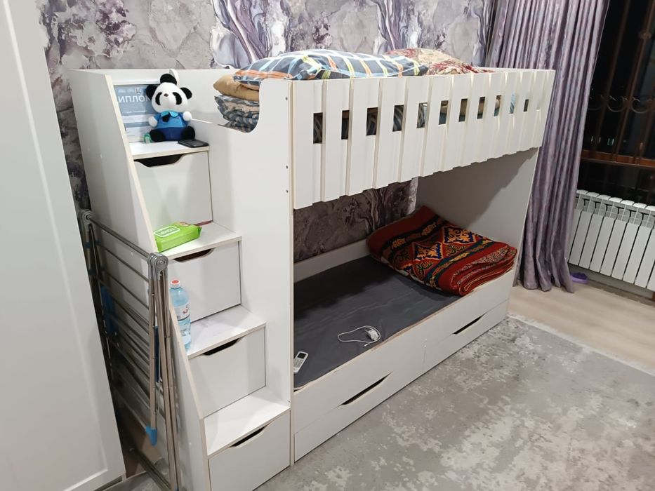 Двух ярусный кровать