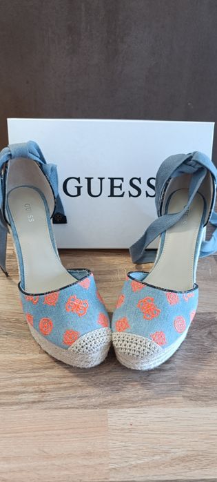 Нови летни обувки/сандали GUESS