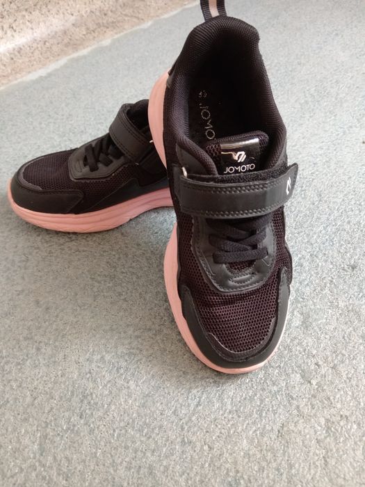 Кроссовки на девочку