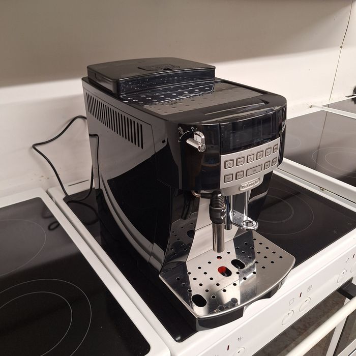 Кафе автомат Делонги Магнифика S  гаранция 6 месеца