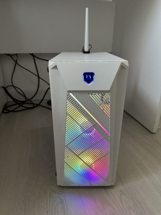 PC Gaming - i5-12400F, RX 6650XT, 32GB DDR4 + MONITOR ALIENWARE 240Hz