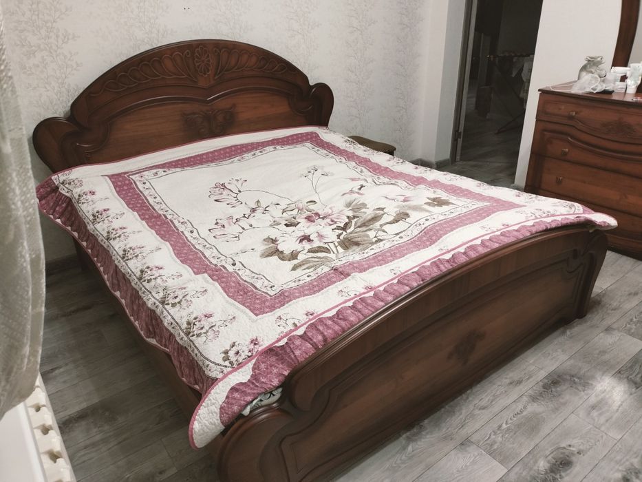 Продаётся спальный кровать