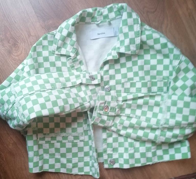 Ново дънковото яке BERSHKA