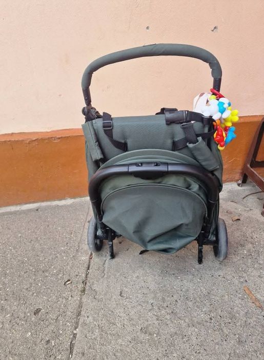 Vând cărucior pentru copii